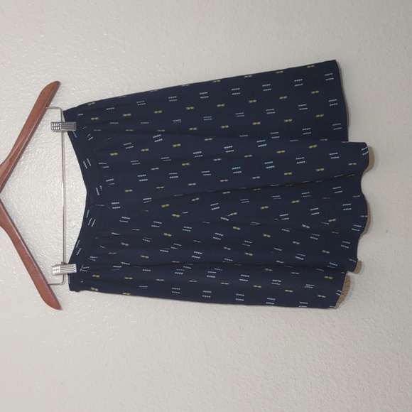SLIGHTLY USED LOFT BLUE SKIRT WITH YELLOW AND LIGHT BLUE PATTERN SIZE 4 - Picture 4 of 9